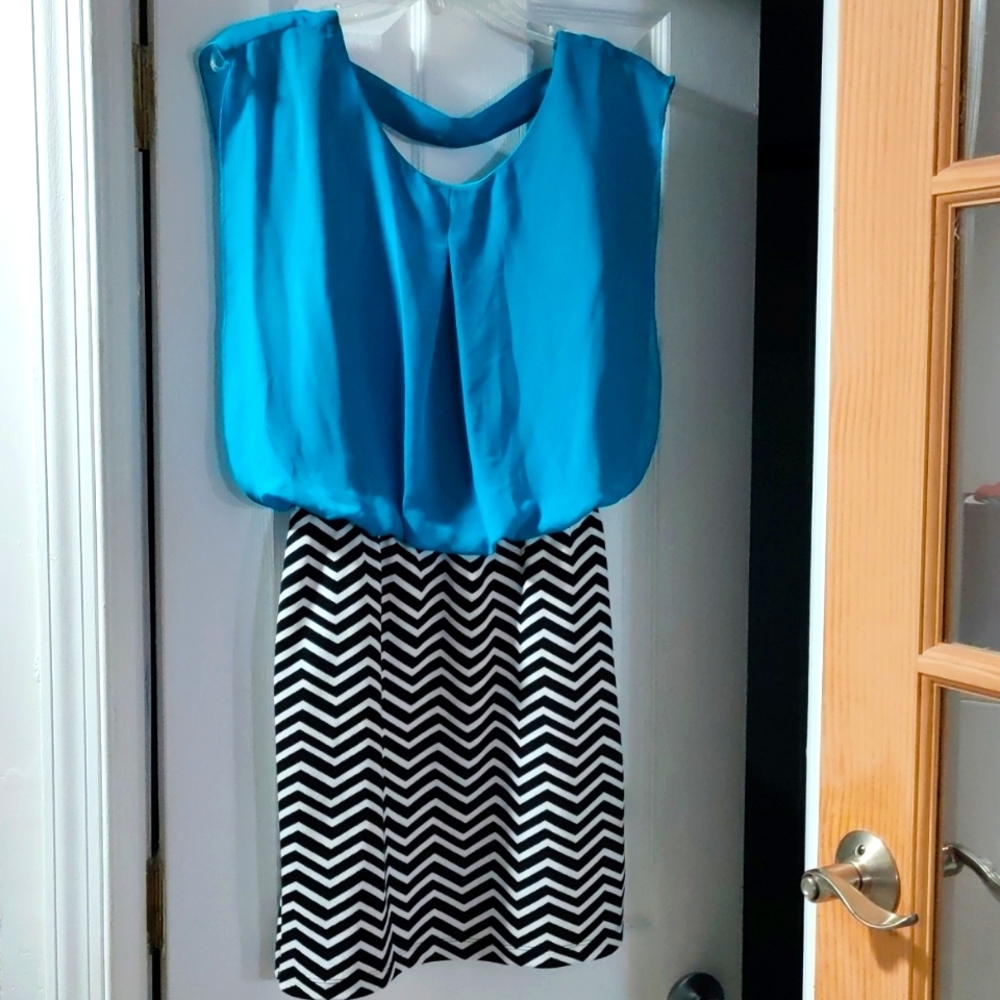 Speechless dress in teal, black & white, size juniors medium.